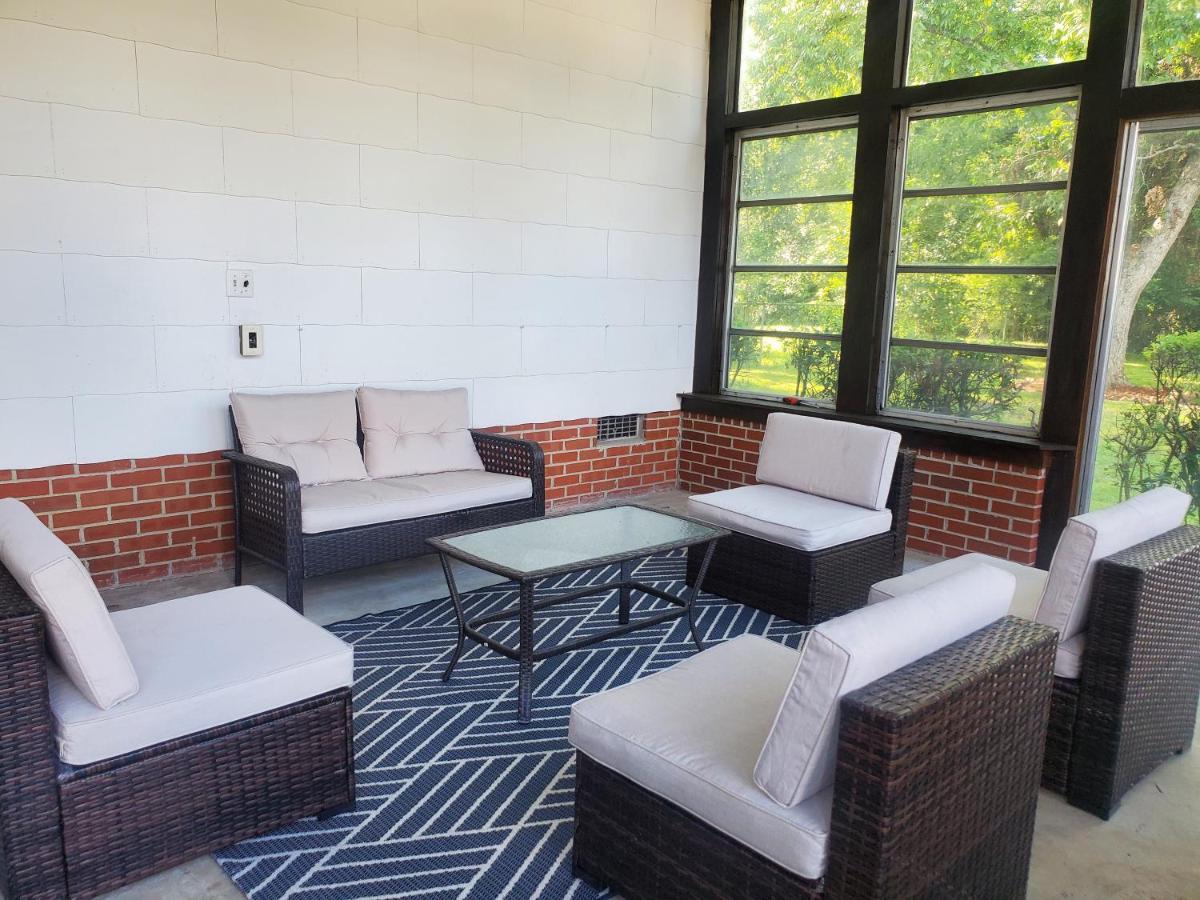 Spacious Centrally Located 3 Bed 2 Bath - Sleeps 8 モンゴメリー エクステリア 写真