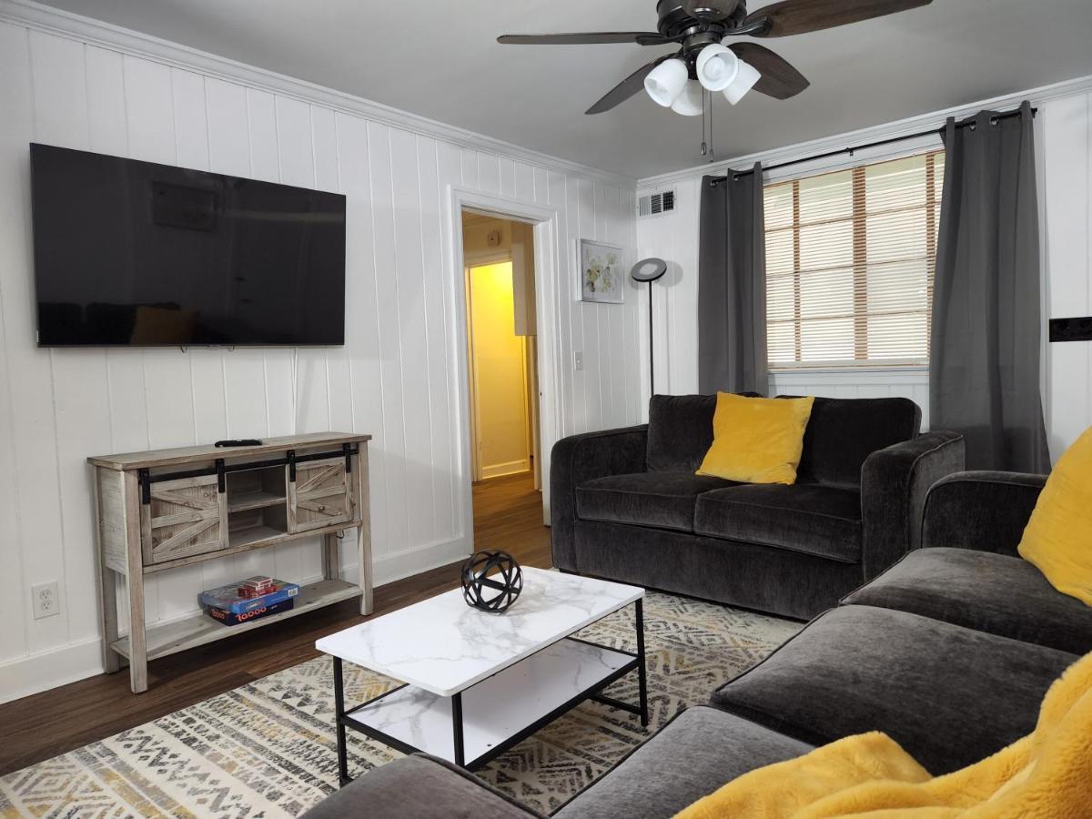 Spacious Centrally Located 3 Bed 2 Bath - Sleeps 8 モンゴメリー エクステリア 写真