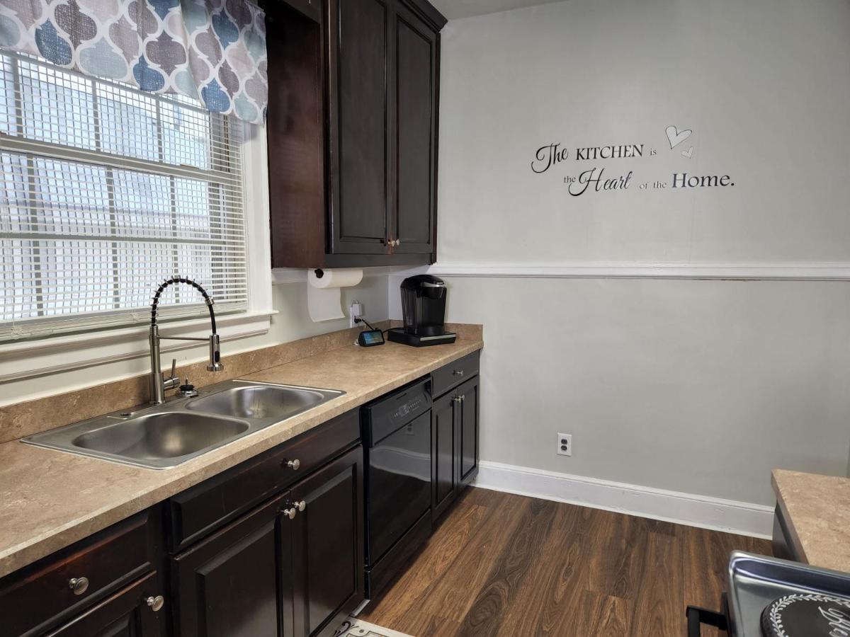 Spacious Centrally Located 3 Bed 2 Bath - Sleeps 8 モンゴメリー エクステリア 写真