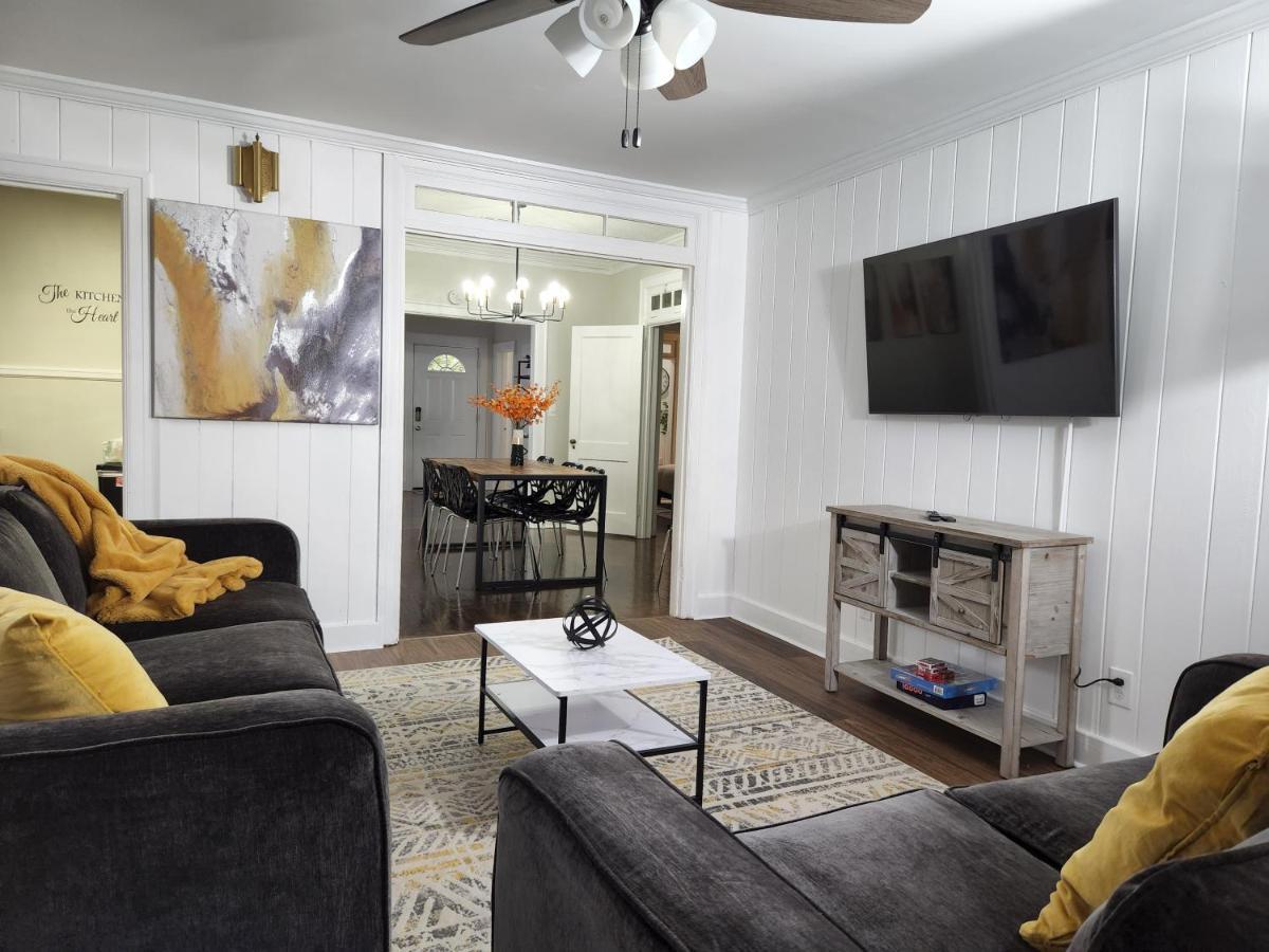 Spacious Centrally Located 3 Bed 2 Bath - Sleeps 8 モンゴメリー エクステリア 写真